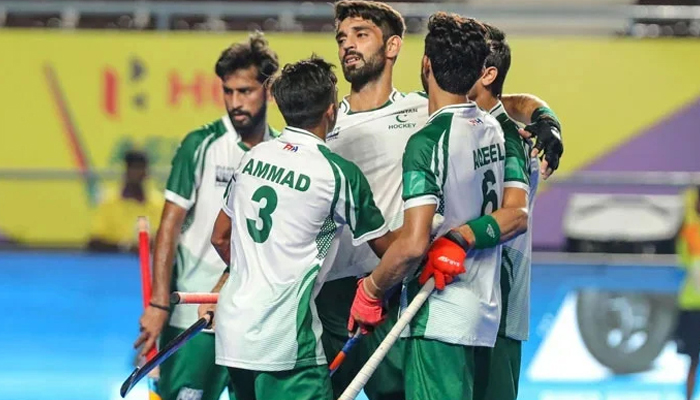 31731 5446216 updates - Pakistan: FIH Hockey Olympic Qualifiers 2024: Important meeting held to address issues faced by Pakistan players - LAHORE: President of the Pakistan Hockey Federation (PHF), Mir Tariq Hussain Bugti, and the Federal Minister for Inter-Provincial Coordination, Fawad Hasan Fawad, held a meeting at the Inter-Provincial Liaison Office in the federal capital.