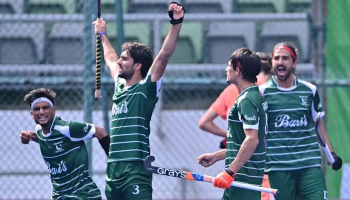 31776 2437925 updates - Pakistan: Pakistan announce squad for FIH Hockey Olympic Qualifiers 2024 - ISLAMABAD: The Pakistan Hockey Federation announced the 18-member squad to compete in the Olympic Qualifying round to be held in Oman from January 15-23.