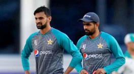 Babar Azam will not fit in any top international side in T20Is, says Shoaib Malik